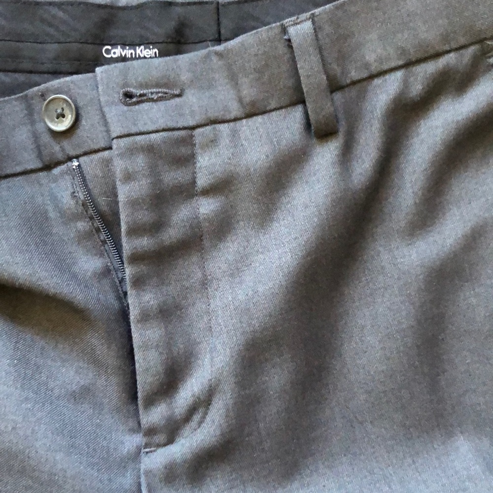 Calvin Klein 30x32 Dress Pants in Grey